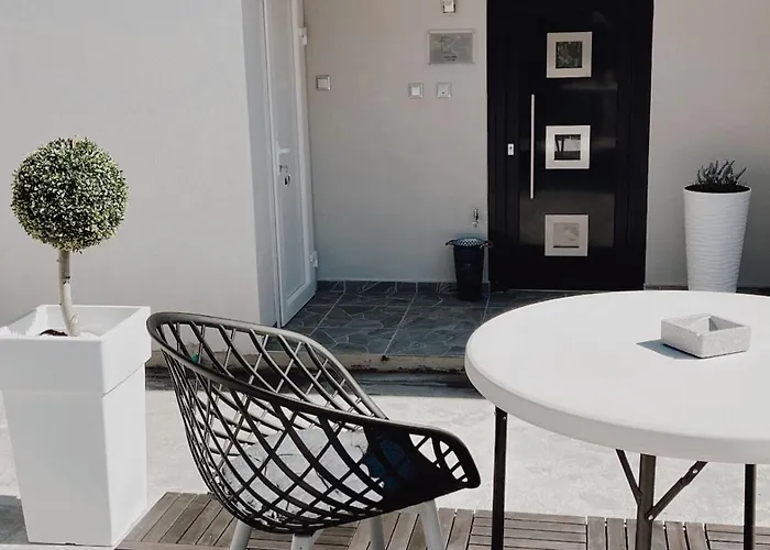 Zene Living Luxury Apartment Stratonion