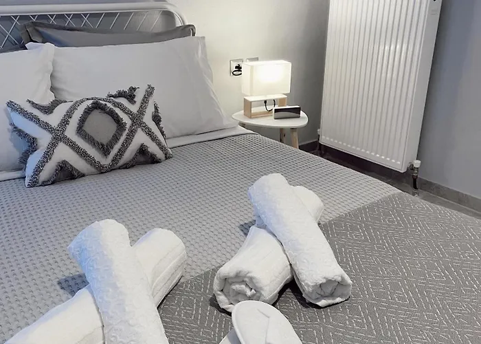Zene Living Luxury Apartment Stratonion